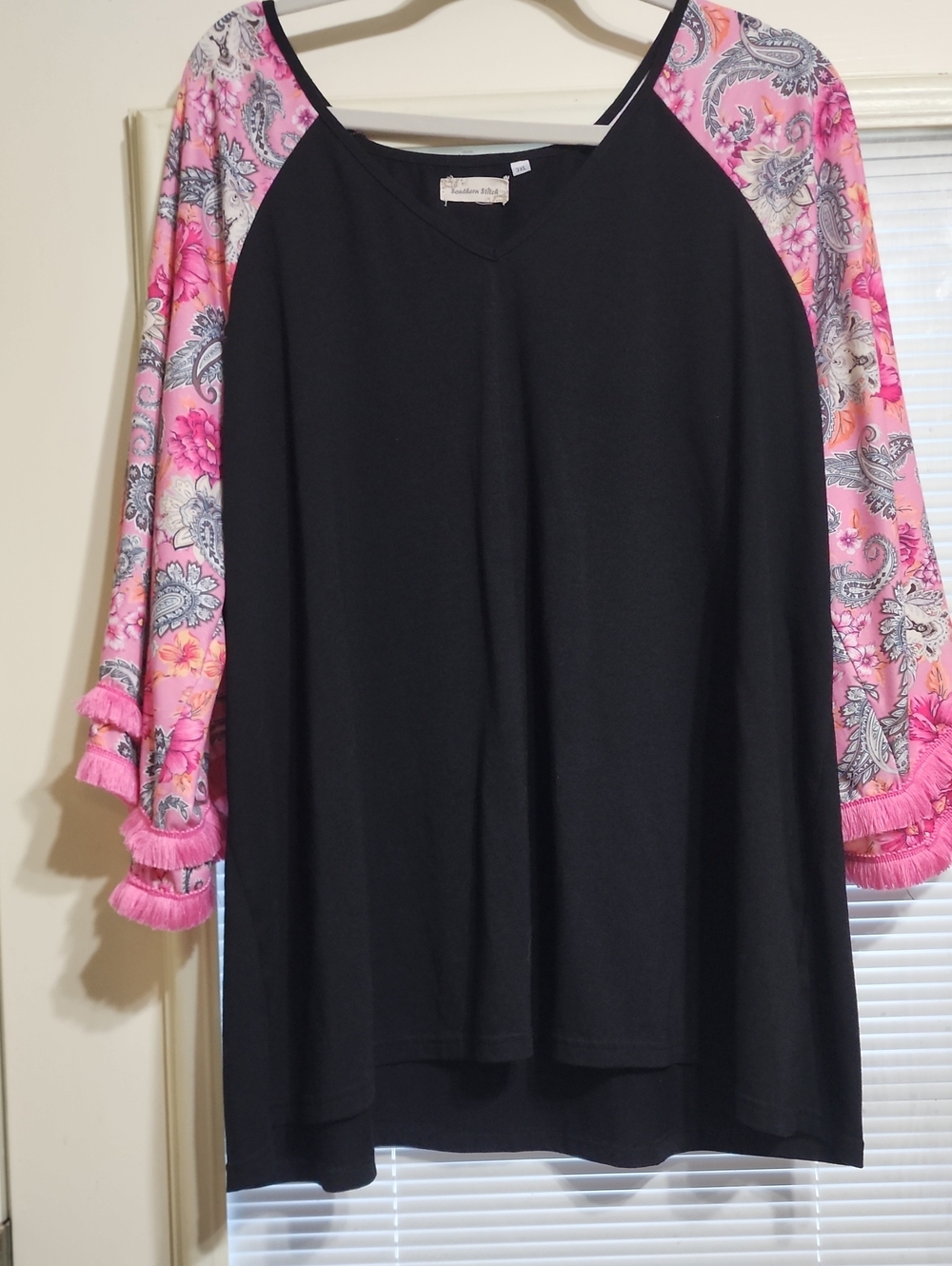Southern Stitch Black Top (3XL) with V-Neck